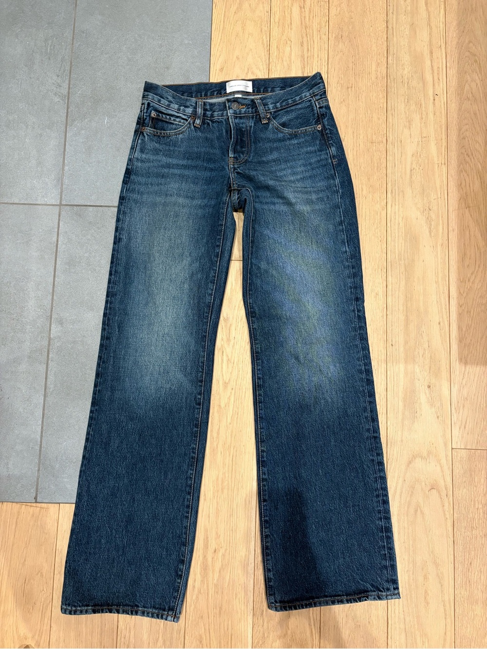 Frame Denim x Amelia Grey Low-Rise Wide-Leg Jeans in Dark Blue Wash